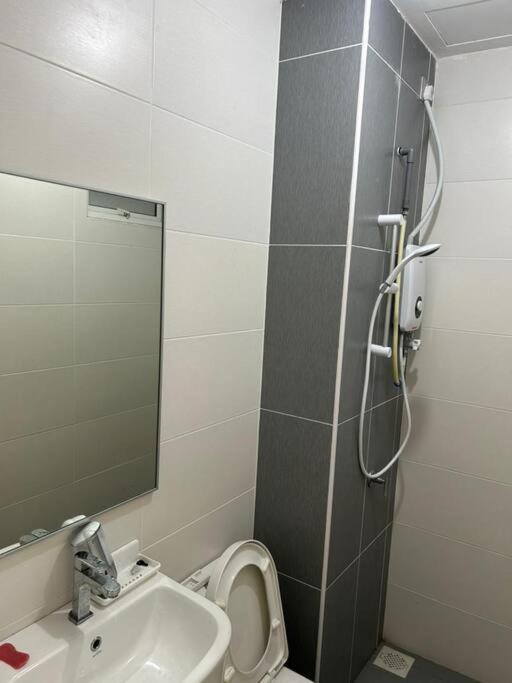 Twin Danga At Perling Entire Unit With 2 Bedrooms *