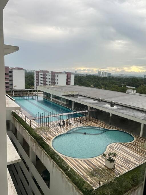 Twin Danga At Perling Entire Unit With 2 Bedrooms Apartemen